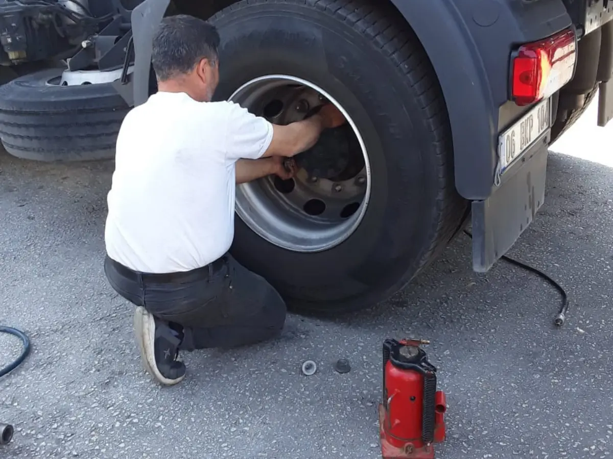Taşova Oto Lastikçi